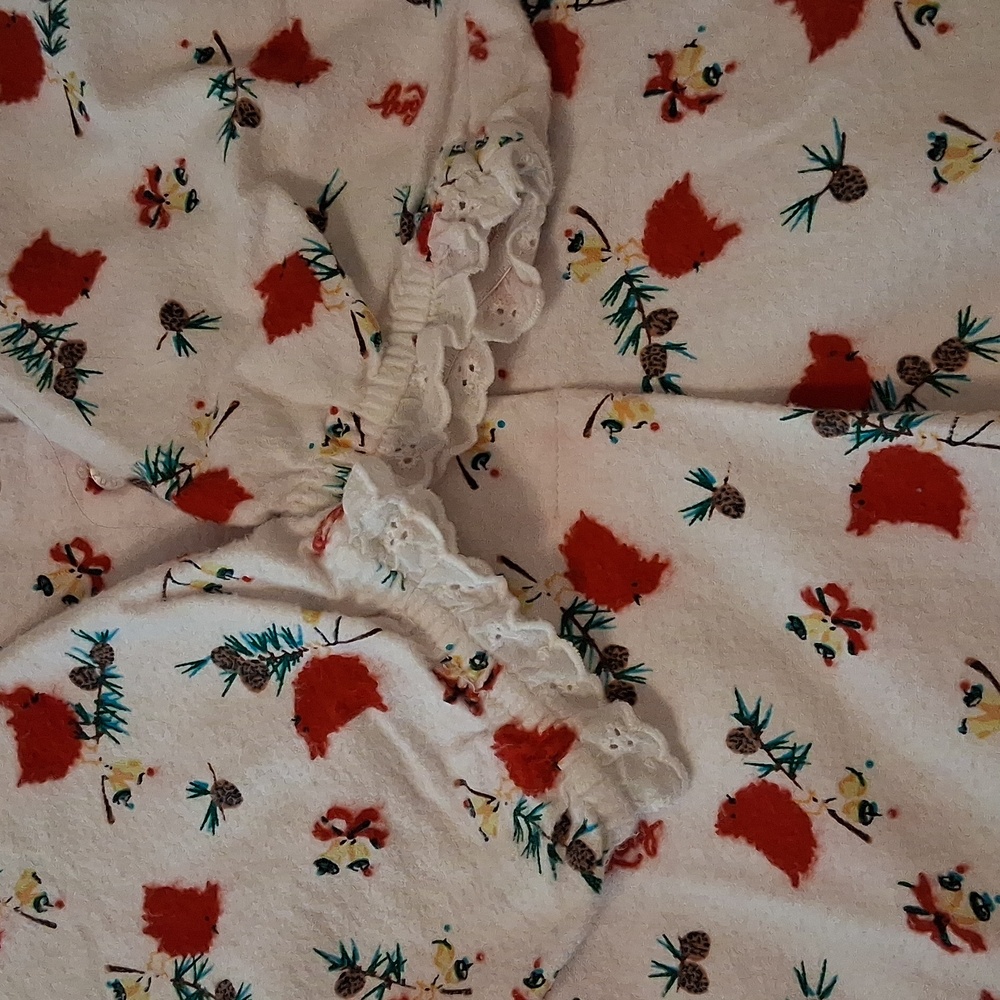 Lanz Medium White and Red Long-Sleeved Nightgown Pajamas - Picture 10 of 11